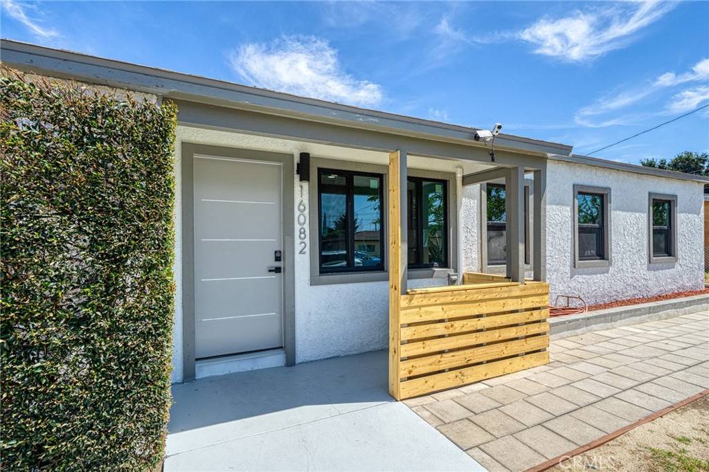 Fontana, CA 92335,16082 Athol ST