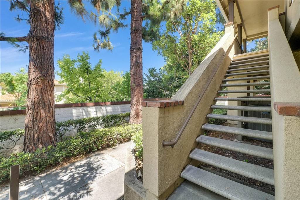 Tustin, CA 92782,118 Gallery WAY