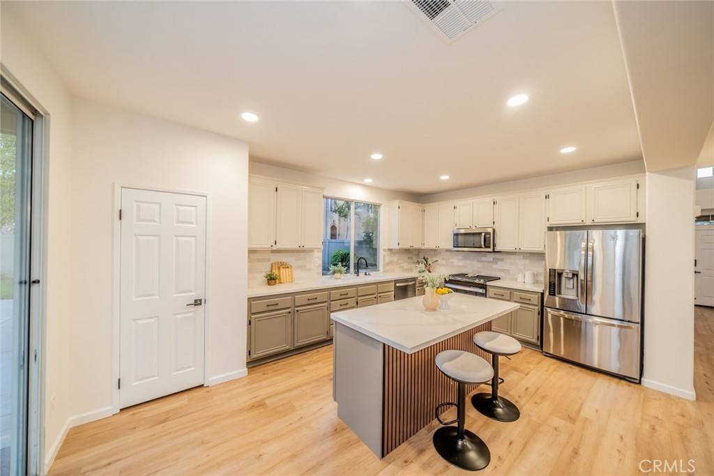 Corona, CA 92881,2455 Mcmackin DR