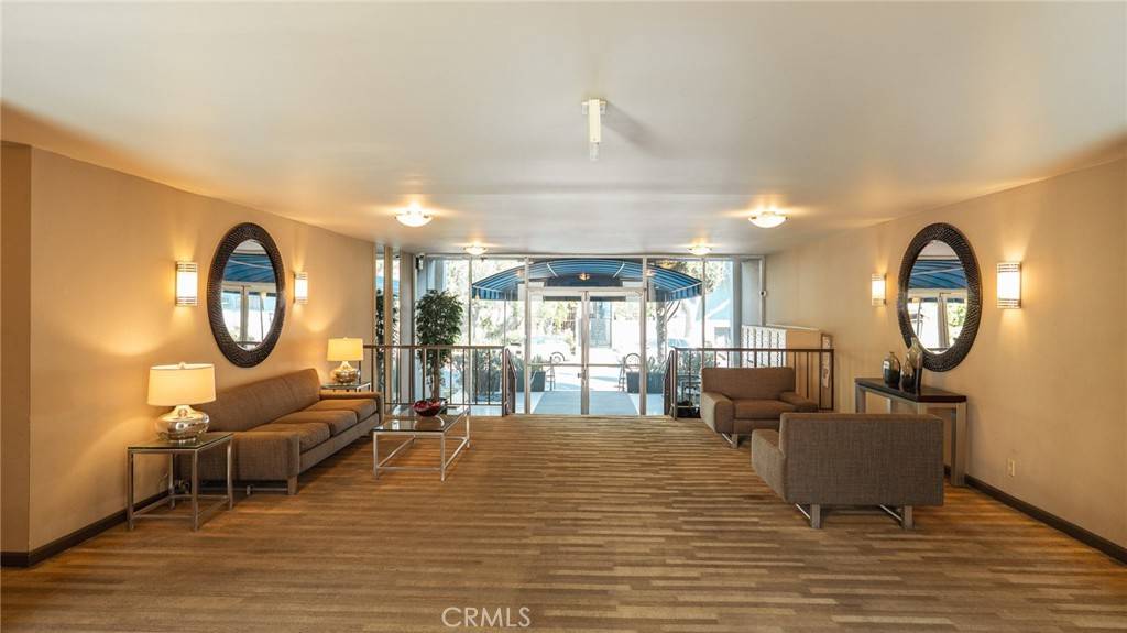 West Hollywood, CA 90069,927 N Kings RD #212