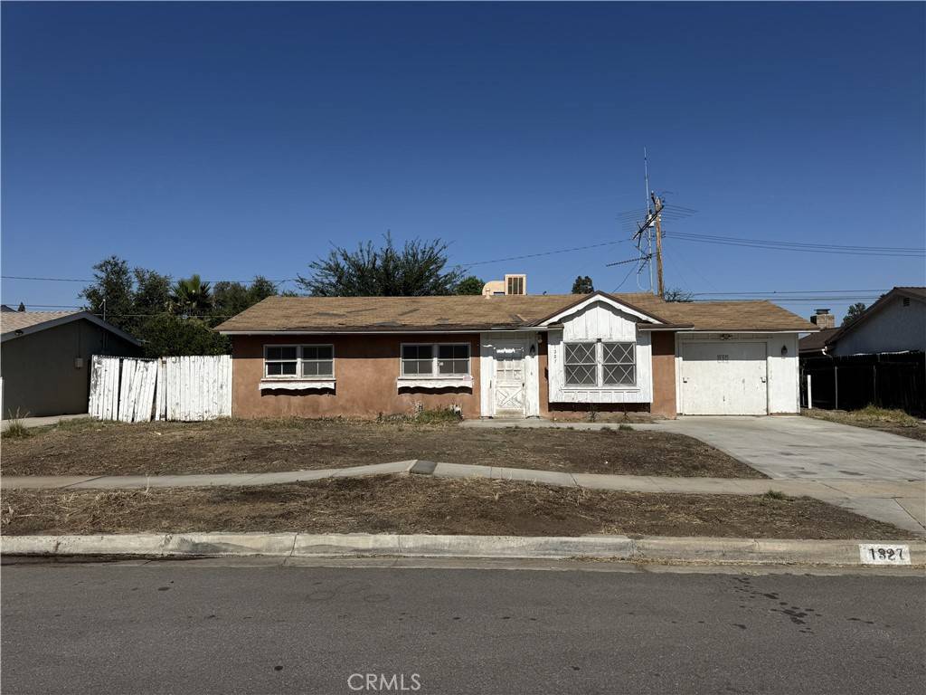 Redlands, CA 92374,1327 Berkeley DR
