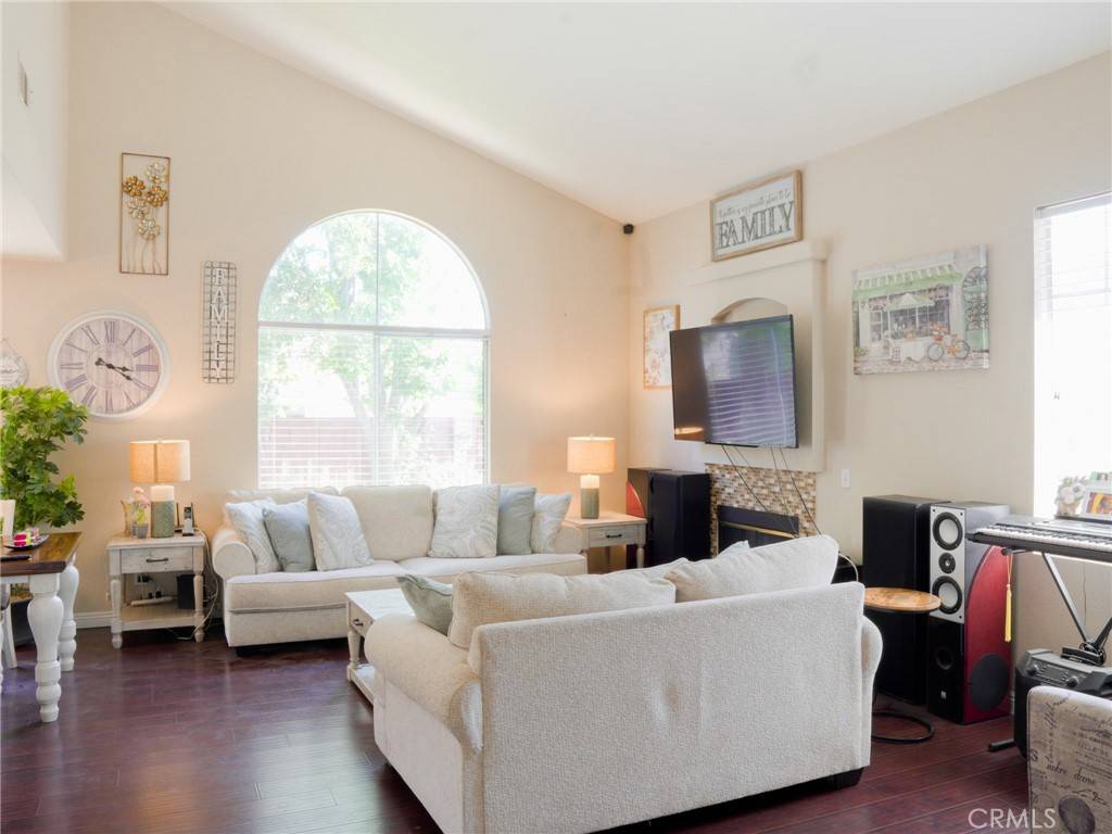 Pomona, CA 91766,138 Greenhedge LN