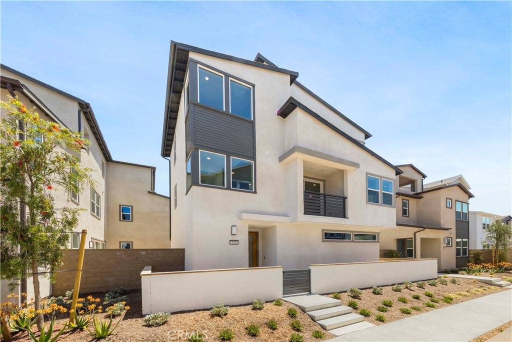 Irvine, CA 92618,470 Lobata