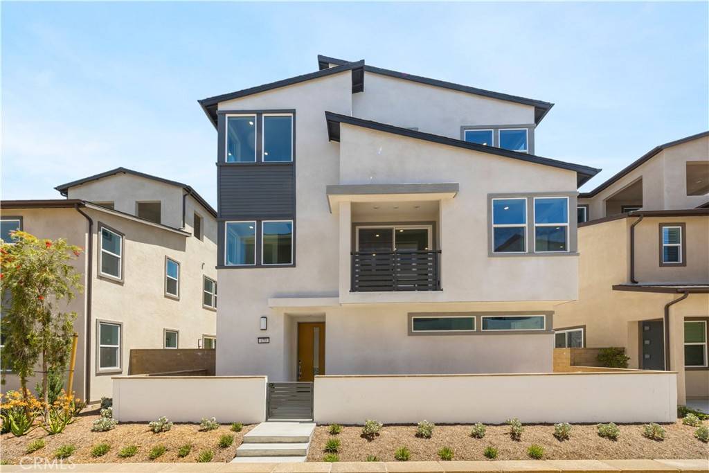 Irvine, CA 92618,470 Lobata