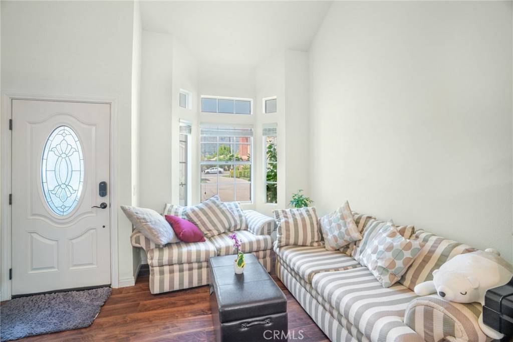 Monrovia, CA 91016,430 W Walnut AVE W