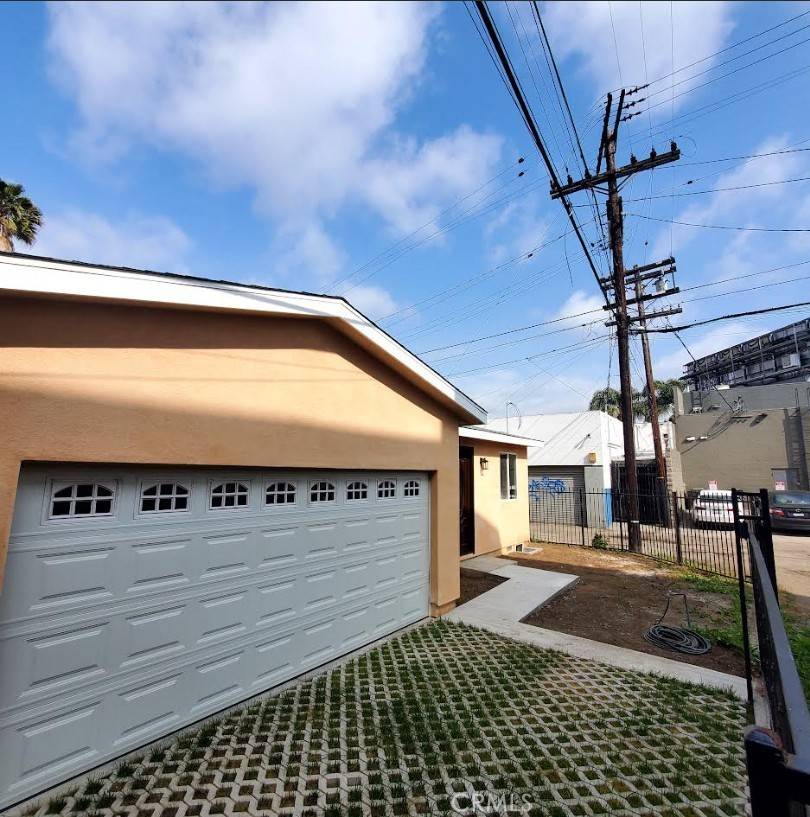 Los Angeles, CA 90066,3765 Globe AVE