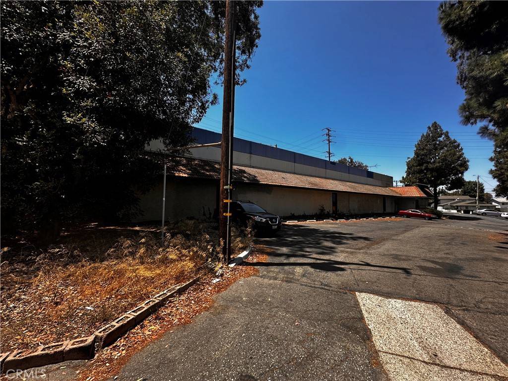 Anaheim, CA 92807,100 N Tustin AVE