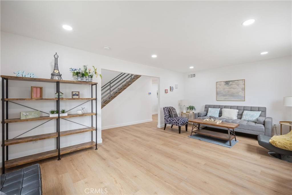 San Dimas, CA 91773,239 N Basilio AVE