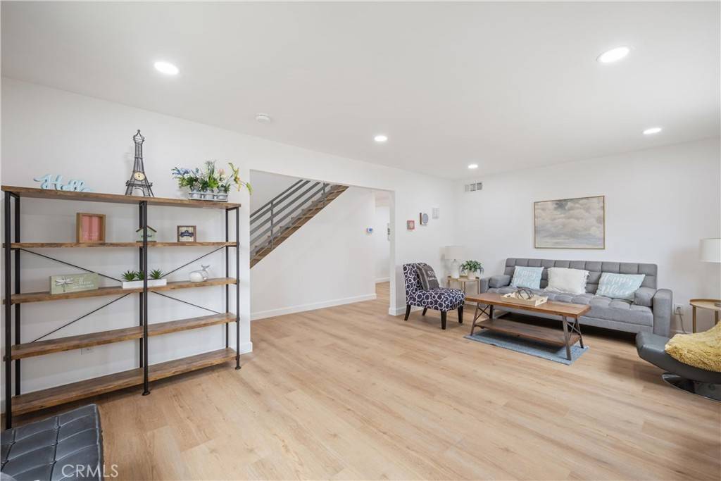 San Dimas, CA 91773,239 N Basilio AVE