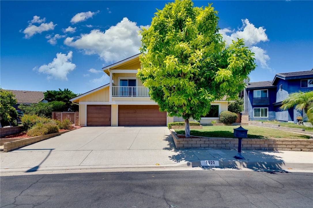 Diamond Bar, CA 91765,1923 White Star DR