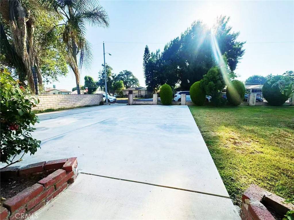 West Covina, CA 91790,528 S Avington AVE