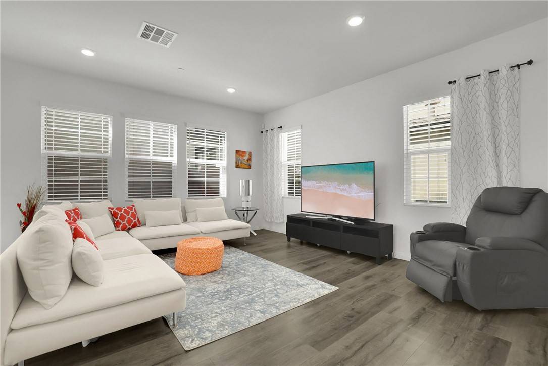 Chino, CA 91708,8595 Founders Grove ST