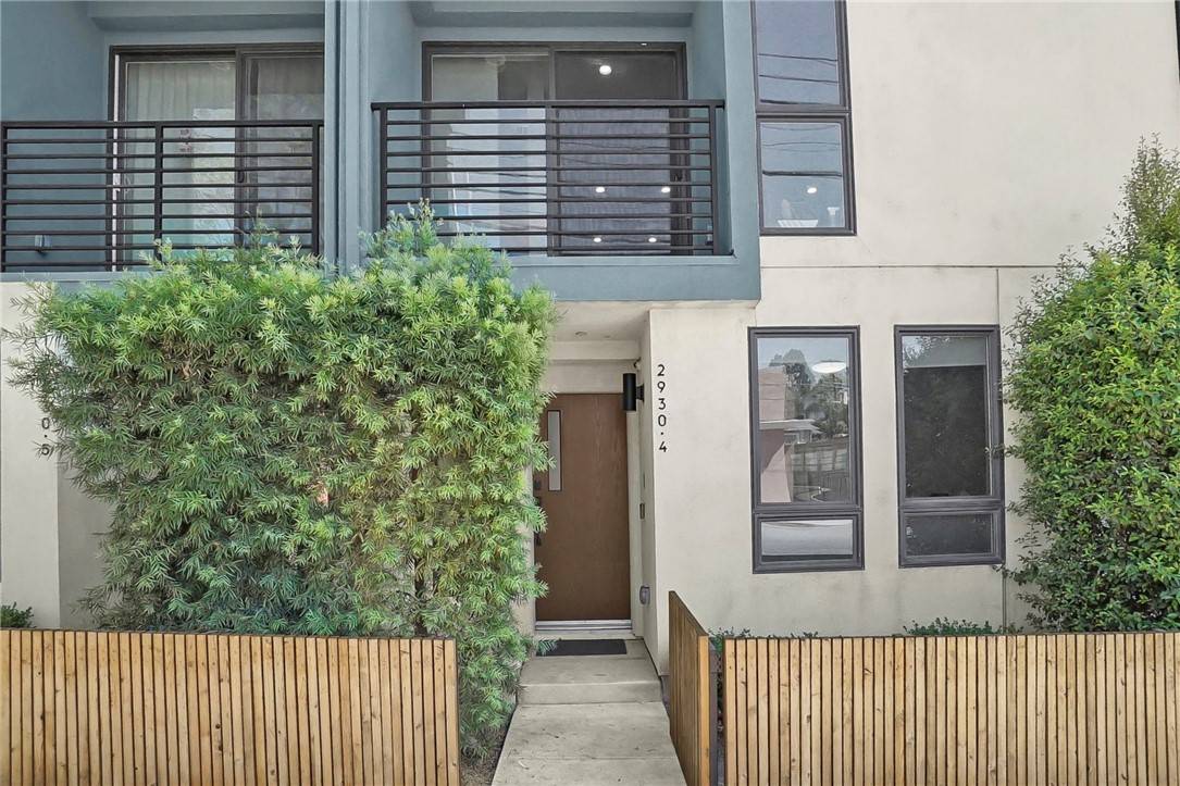 Los Angeles, CA 90039,2930 Rowena AVE #4