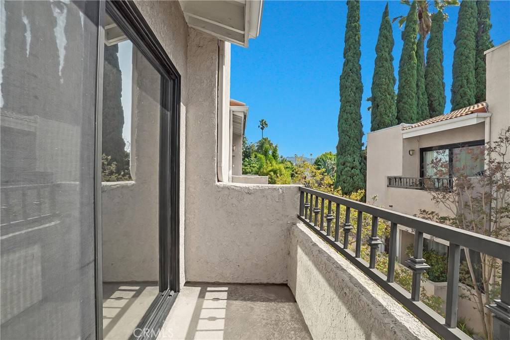 Sherman Oaks, CA 91403,14634 Magnolia BLVD #4