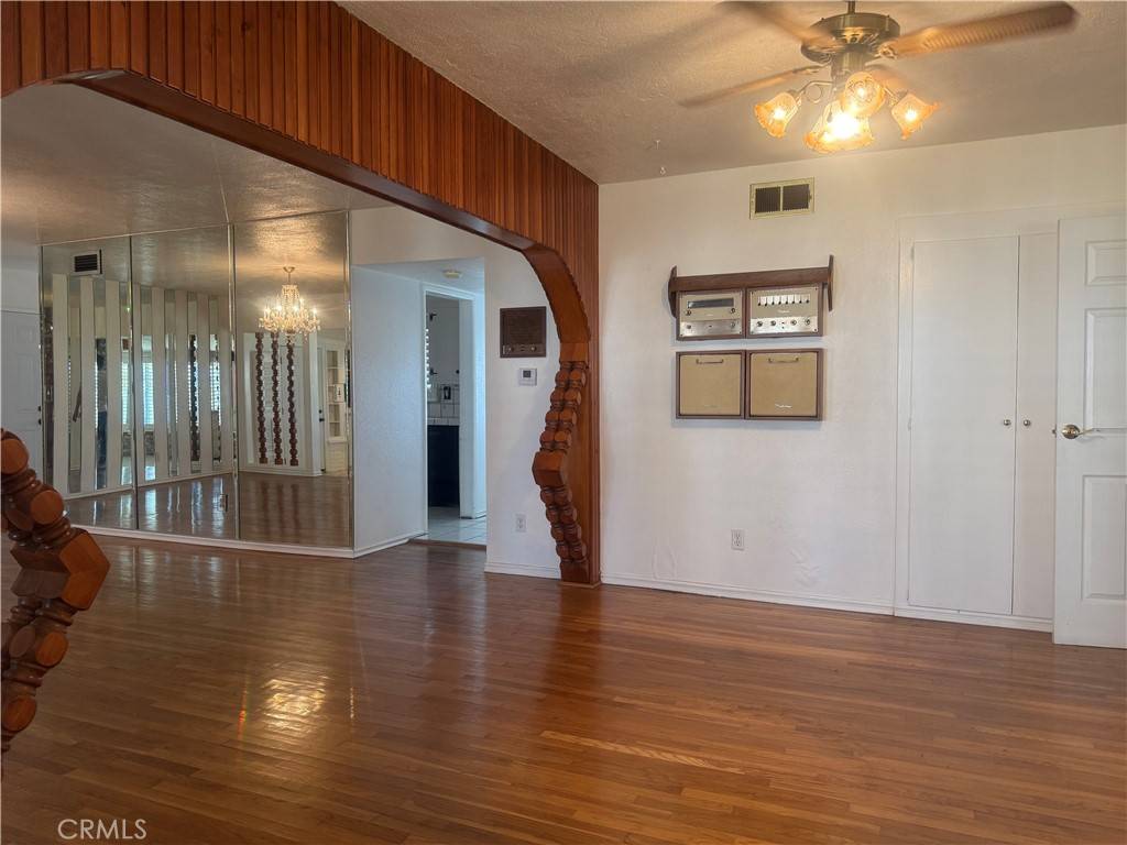 San Bernardino, CA 92404,5667 Newbury AVE