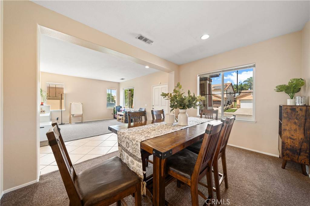 Eastvale, CA 91752,6698 Lake Springs ST