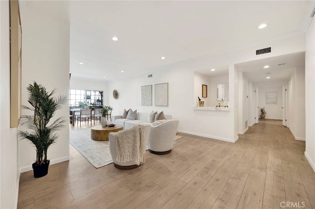 Los Angeles, CA 90025,1840 Veteran AVE #101