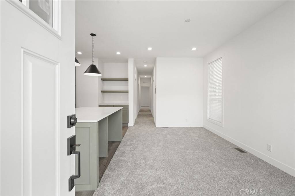 Glendora, CA 91740,732 E Route 66 #20
