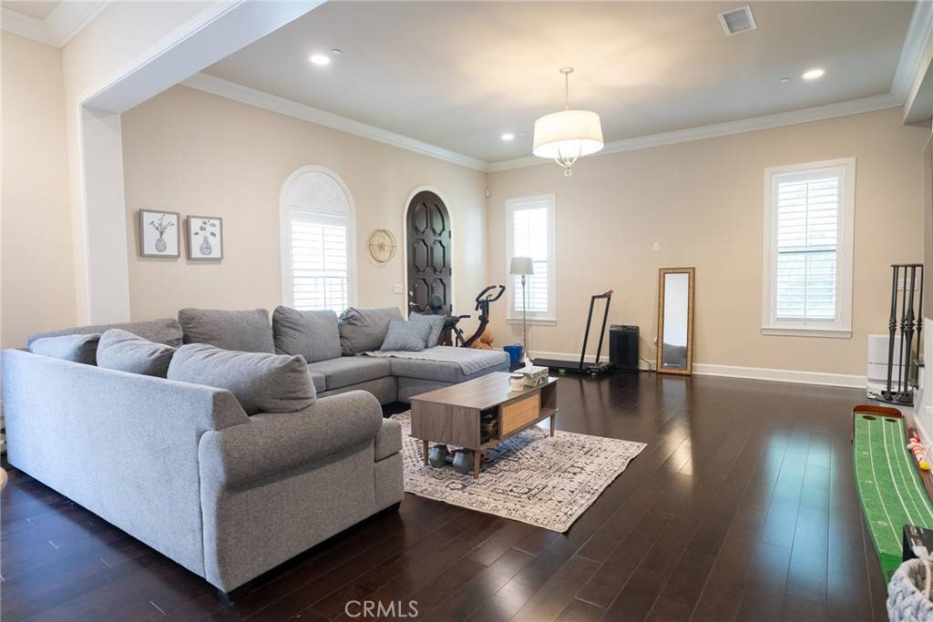 Arcadia, CA 91006,586 S 2nd AVE #B