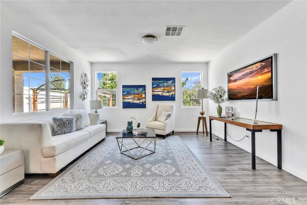 Ontario, CA 91762,209 W Via Rua Flores