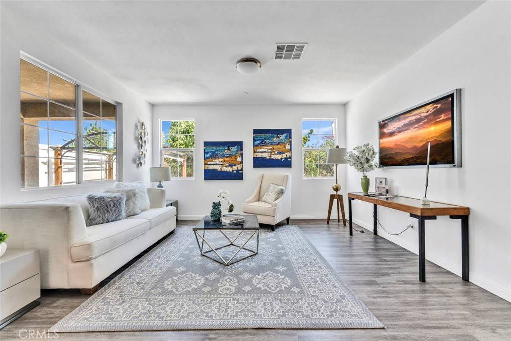 Ontario, CA 91762,209 W Via Rua Flores
