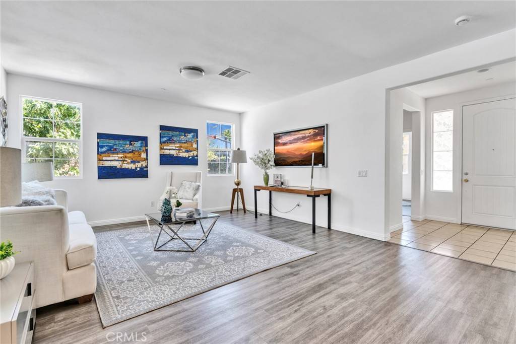 Ontario, CA 91762,209 W Via Rua Flores