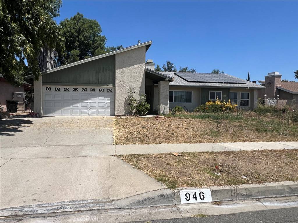 Bloomington, CA 92316,946 W Woodcrest ST