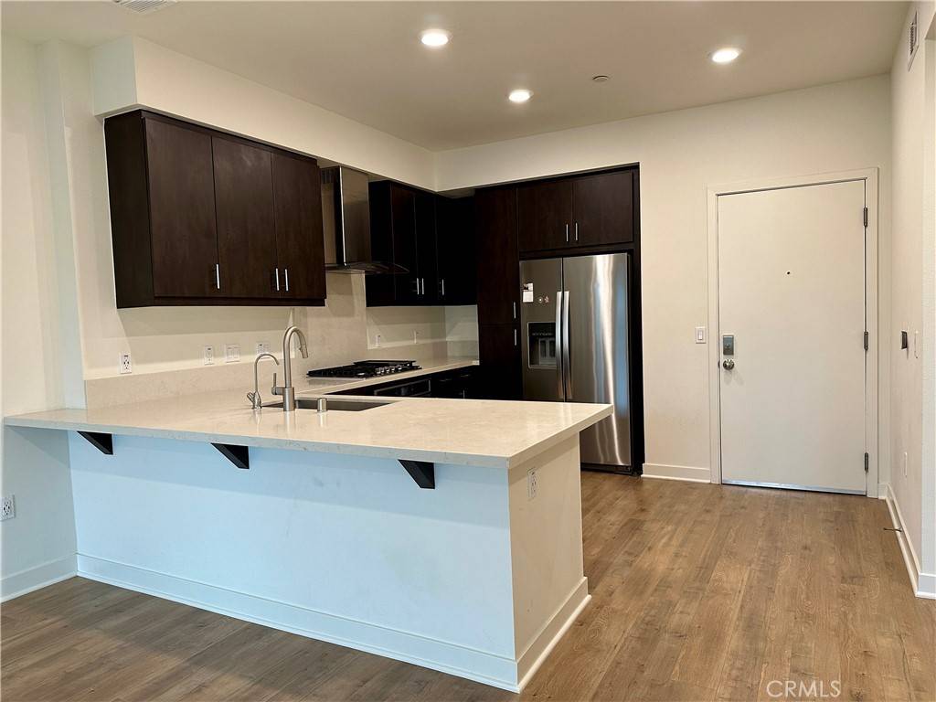 Irvine, CA 92612,2524 Nolita