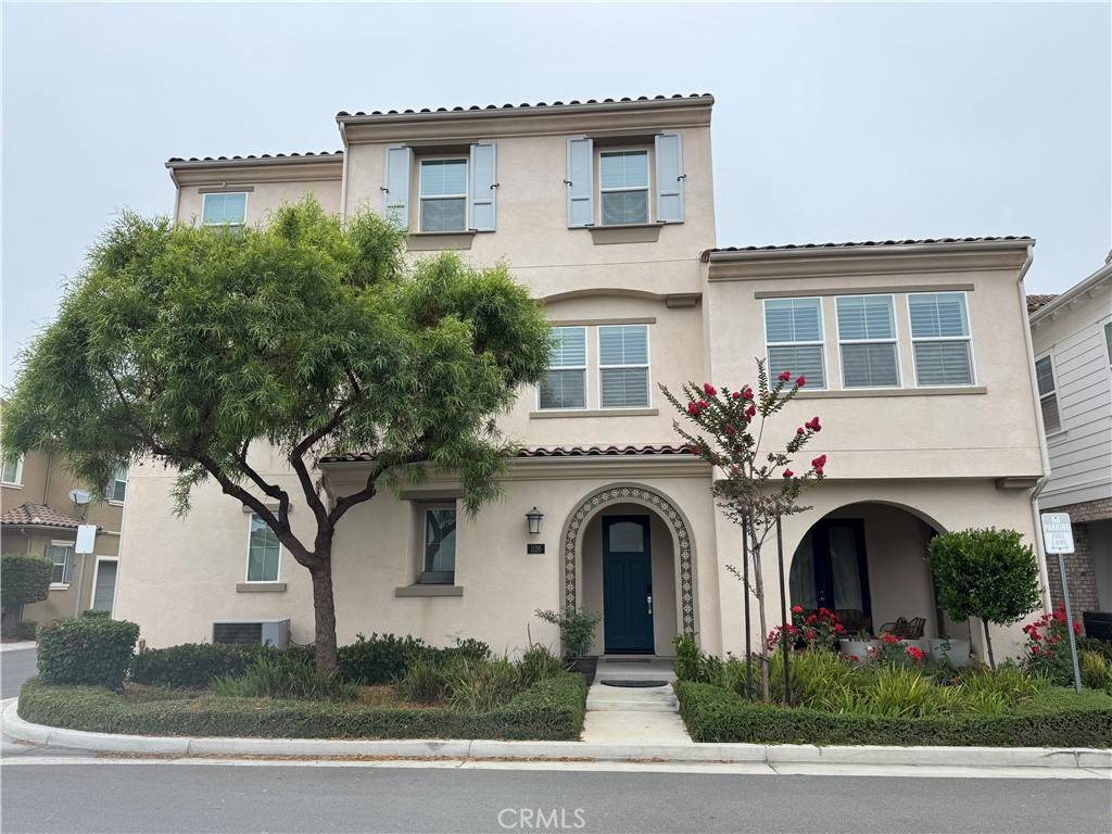 Santa Ana, CA 92703,526 W Tribella CT