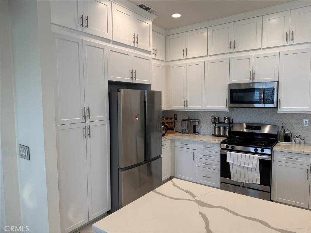 Santa Ana, CA 92703,526 W Tribella CT