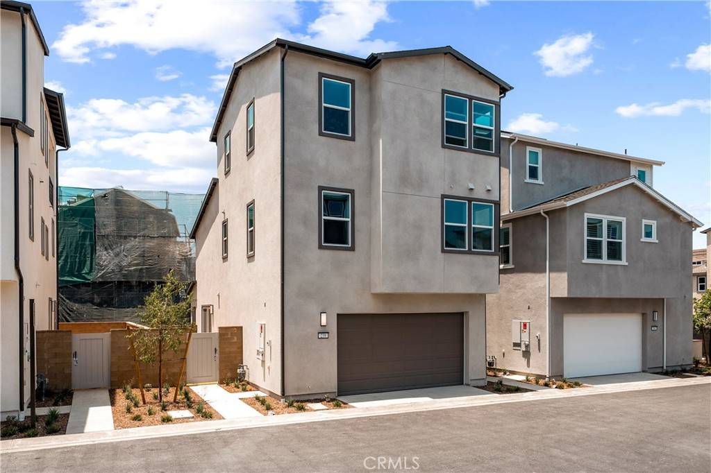 Irvine, CA 92618,239 Yerba