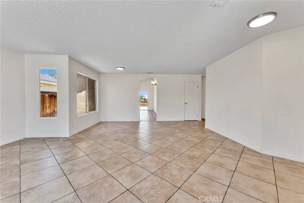 Victorville, CA 92392,13570 Copperstone DR