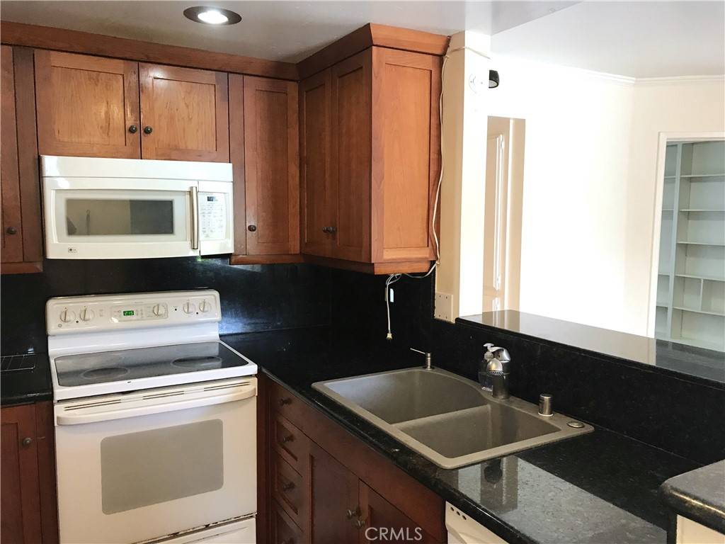 La Jolla, CA 92037,3103 Evening WAY #B