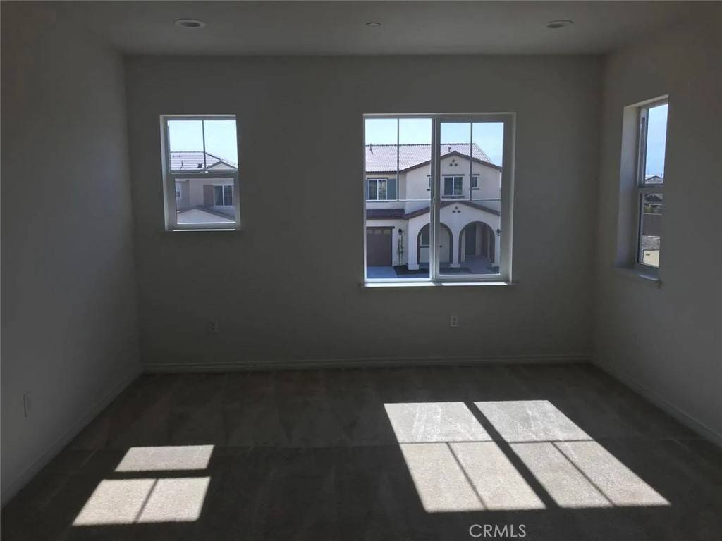 Fontana, CA 92336,6355 Highstone WAY