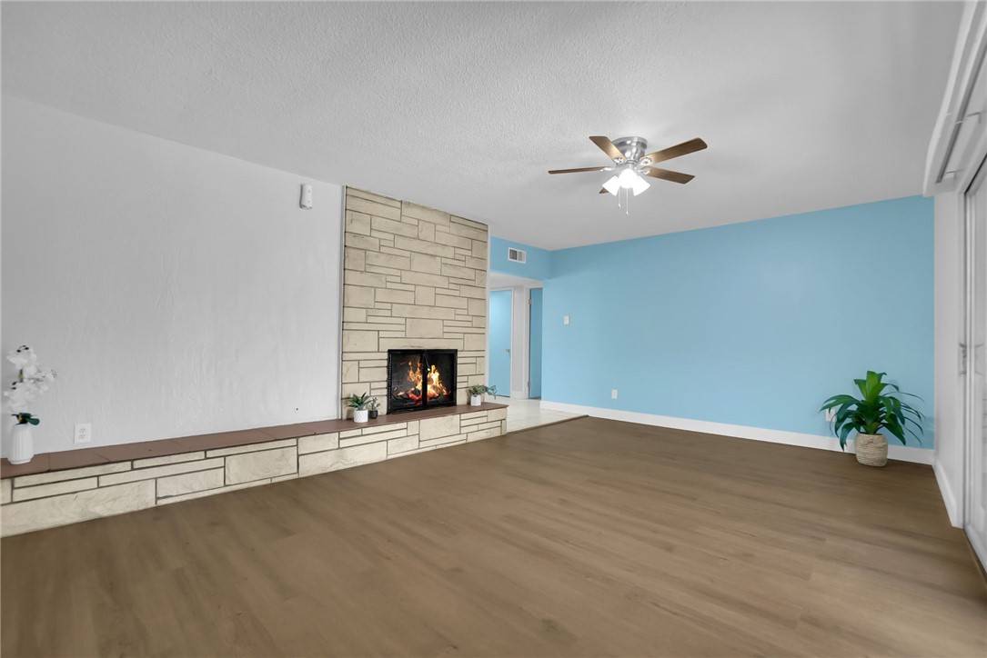 Fontana, CA 92335,17461 Pine AVE