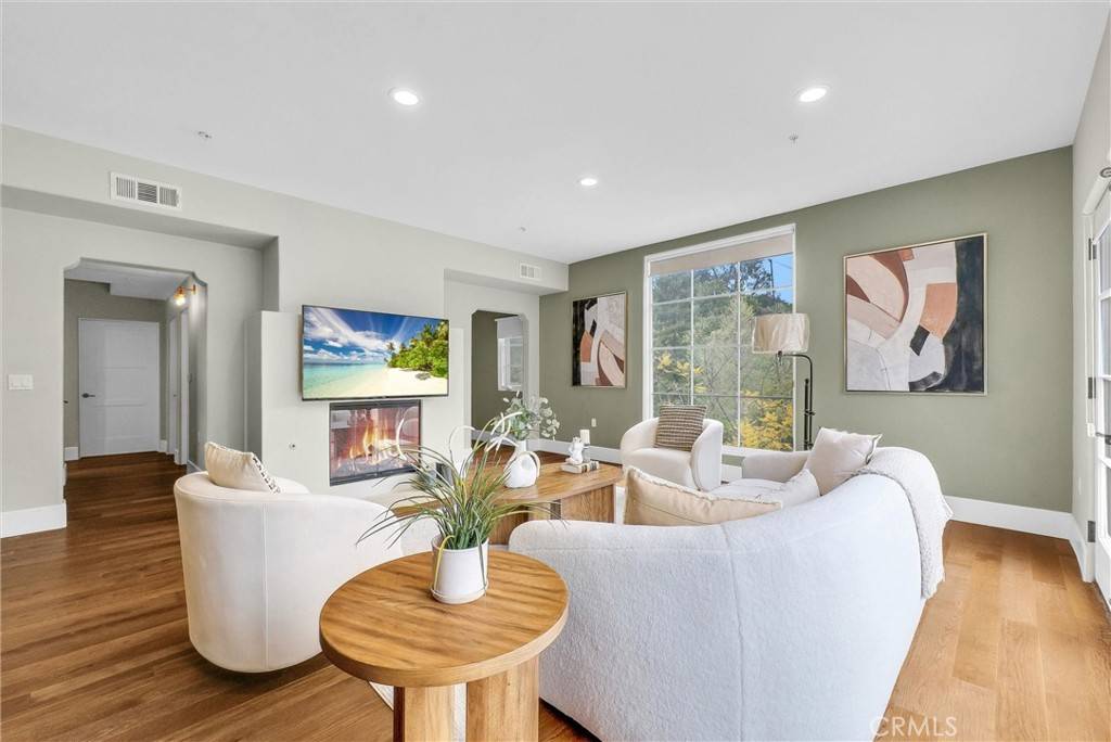 Rolling Hills Estates, CA 90274,975 Silver Spur RD
