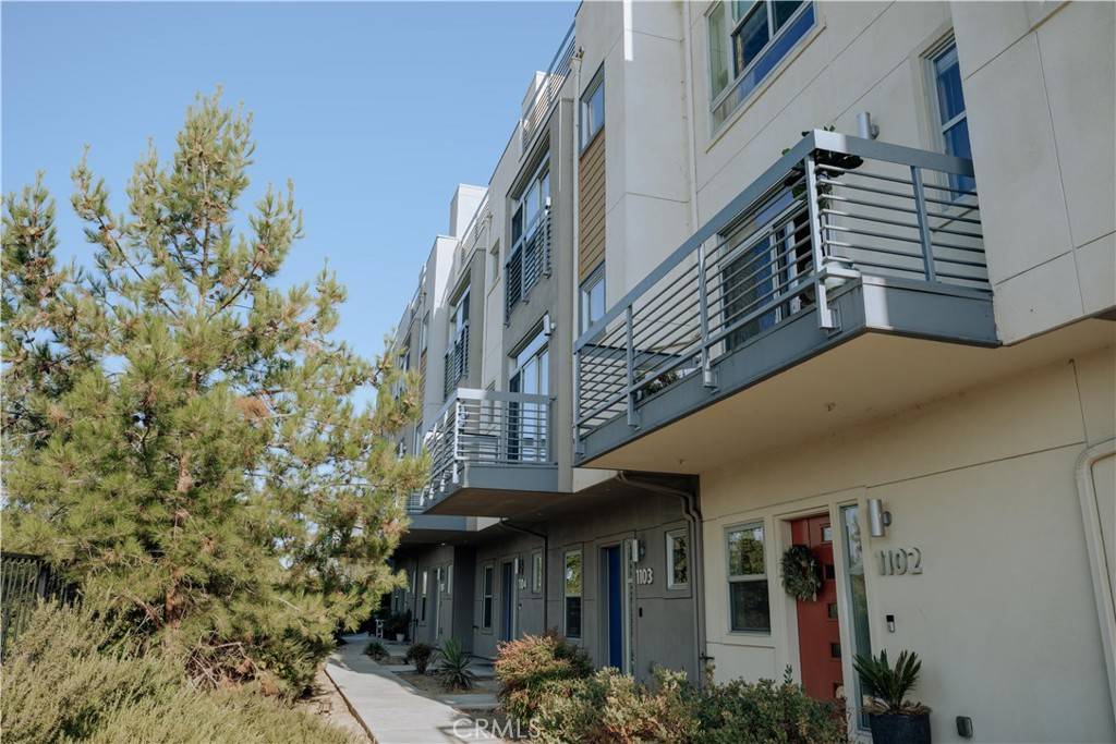 Los Angeles, CA 90039,2753 Waverly DR #1103