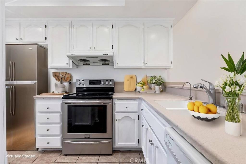 Diamond Bar, CA 91765,23060 Paseo De Terrado #2