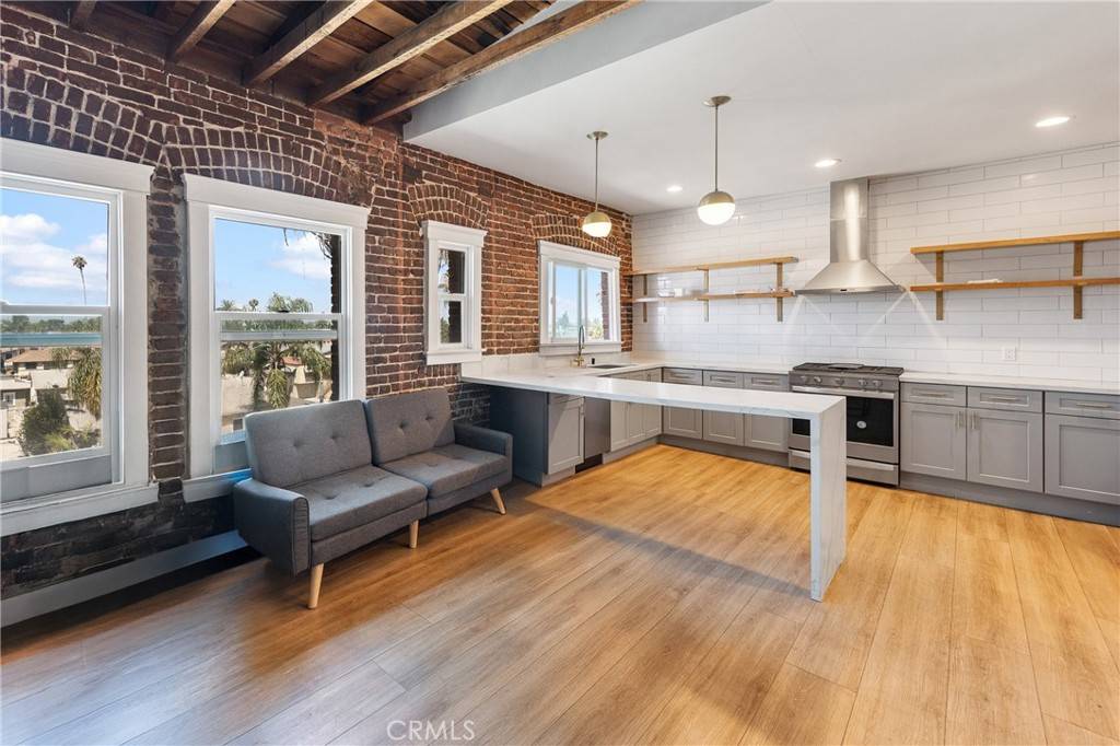 Long Beach, CA 90813,800 Pacific AVE #401
