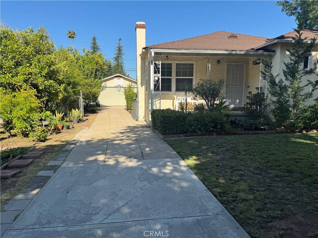 Alhambra, CA 91801,917 N Olive Ave