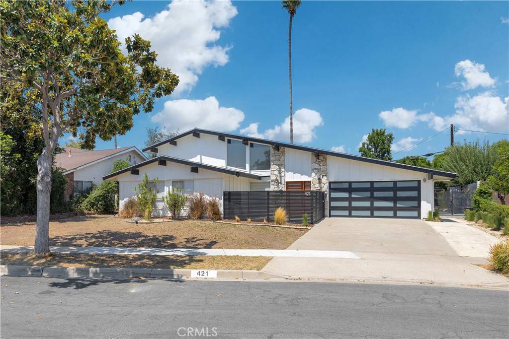 Placentia, CA 92870,421 Larry LN
