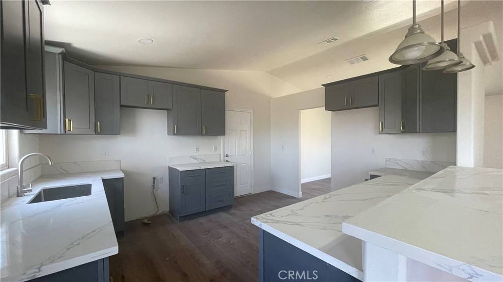 Apple Valley, CA 92308,20465 Piedmont RD