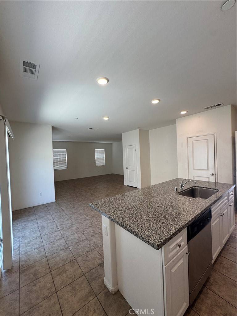 Jurupa Valley, CA 91752,11067 Longfield LN