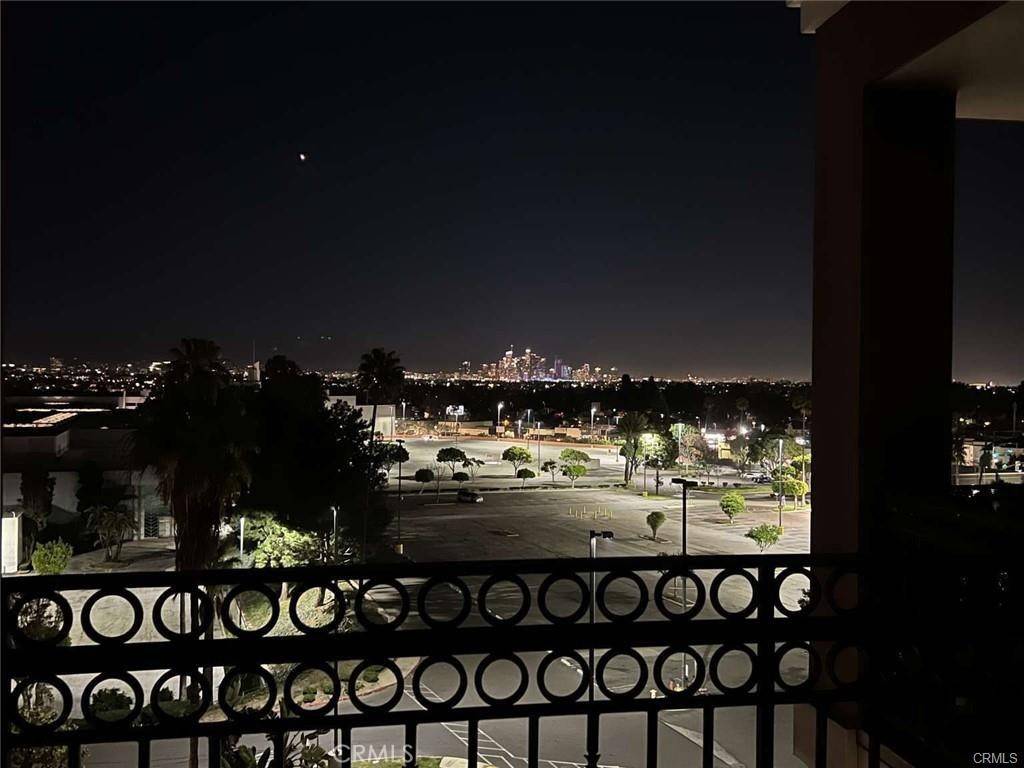 Los Angeles, CA 90008,3750 Santa Rosalia DR #413