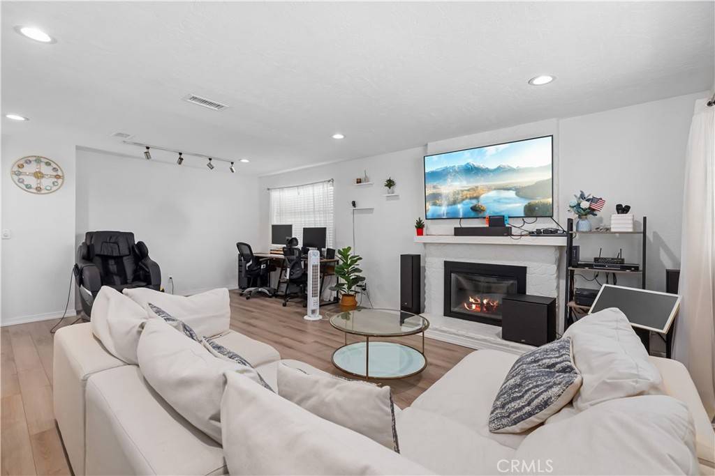 Chino, CA 91710,4328 Camelia CT