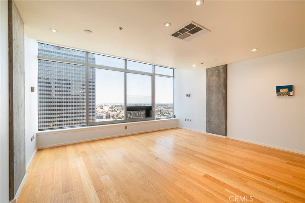 Los Angeles, CA 90015,1155 South Grand Avenue #2105