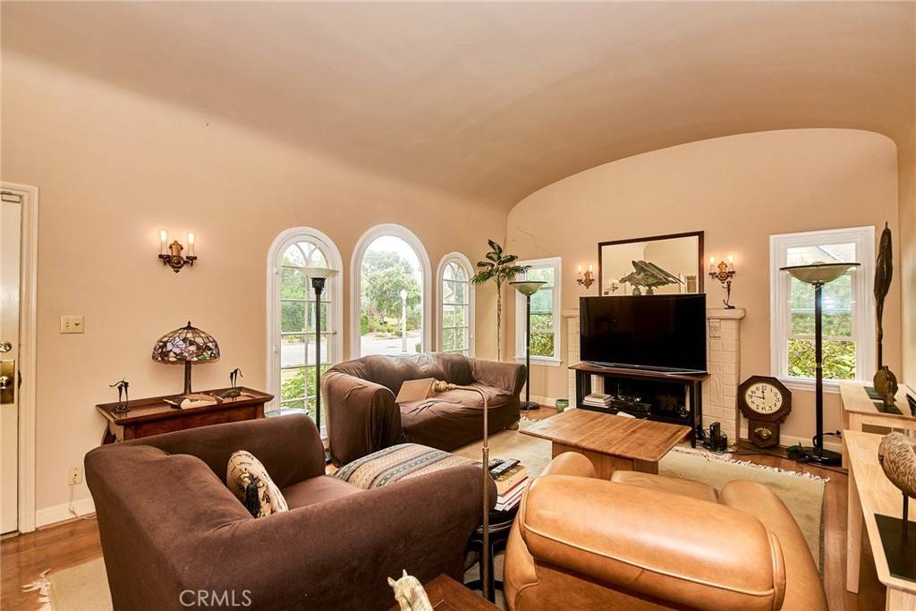 Pasadena, CA 91106,900 S Los Robles AVE