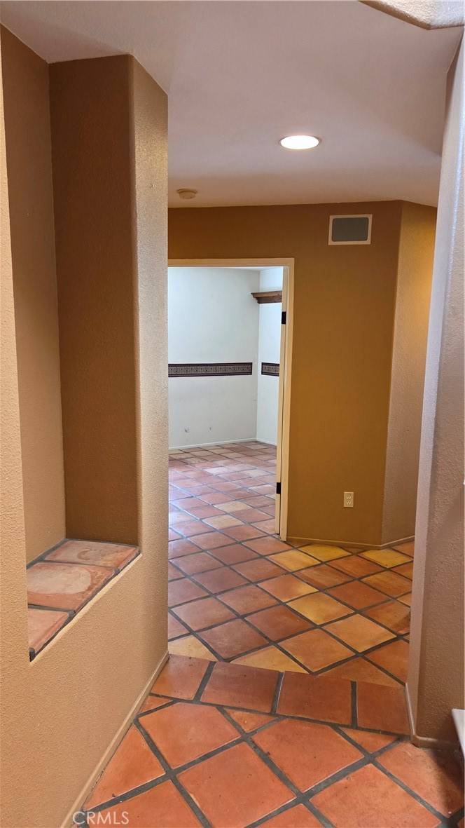 Murrieta, CA 92563,25568 Blackthorne DR