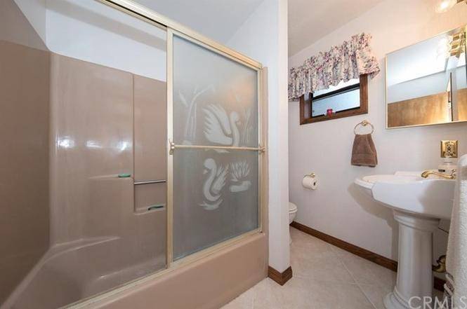 Crestline, CA 92325,652 Arbula DR