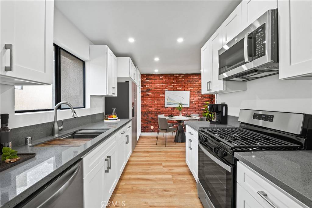 Sylmar, CA 91342,13825 Beaver ST #43